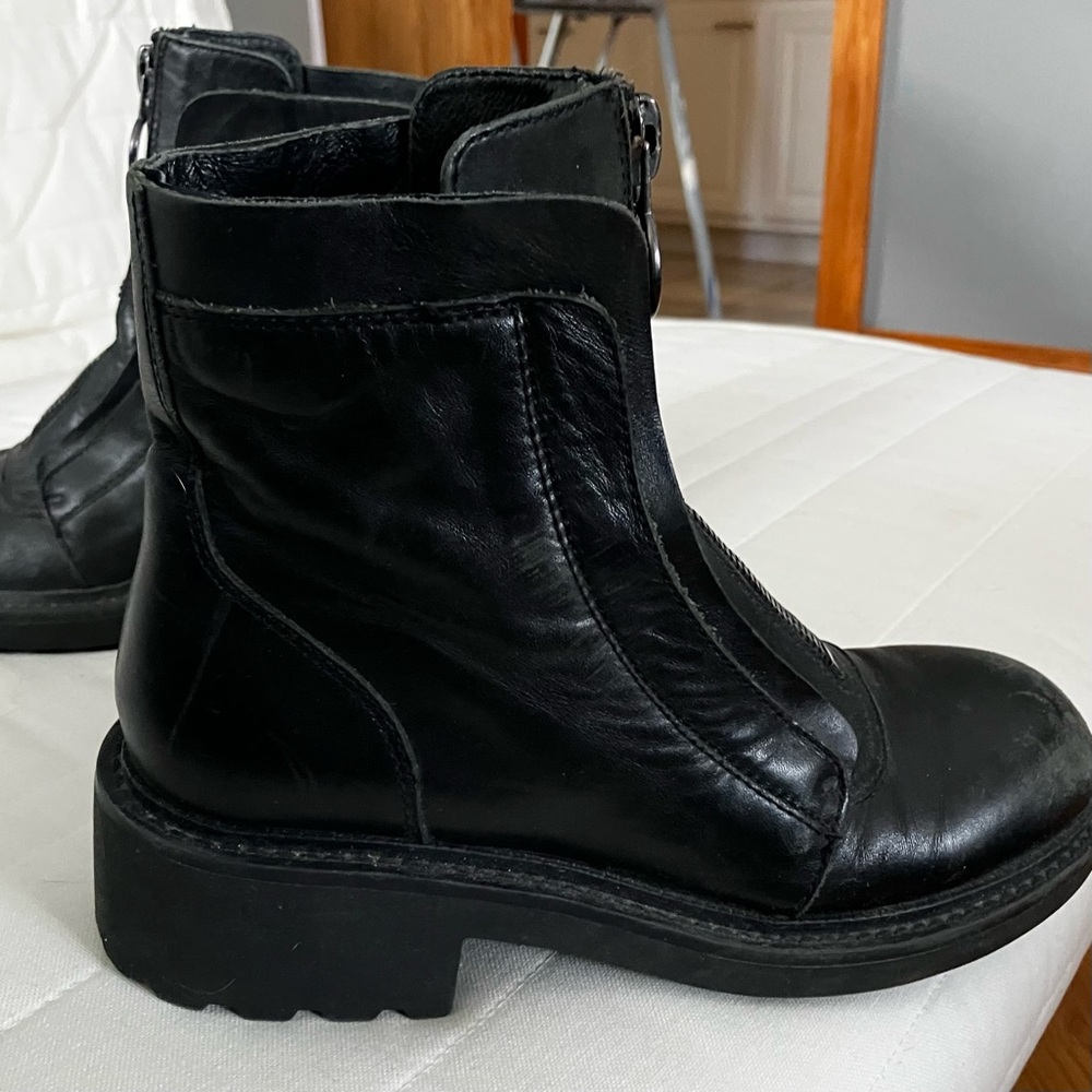 Black Leather Boots (circa 1990’s) cool front zippers EU 38 7-7.5 Women’s